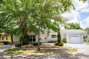 7323 Loch ness Dr, Miami Lakes, FL 33014, Sold 11/13/20