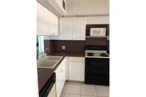 208 Lake Pointe Dr, Oakland Park, FL 33309, Sold 09/16/20