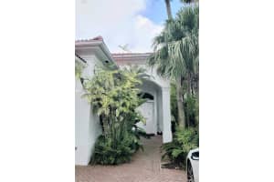1668 Diplomat Dr, Miami, FL 33179, Sold 07/15/21