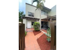 10020 NW 9th St Cir, Miami, FL 33172, Sold 08/28/20