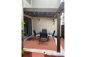 10020 NW 9th St Cir, Miami, FL 33172, Sold 08/28/20