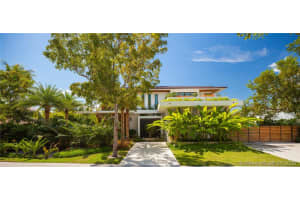 130 Island Dr, Key Biscayne, FL 33149, Sold 12/21/20