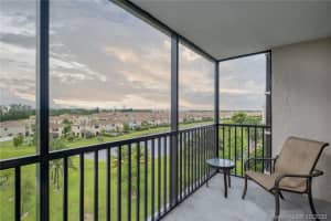 900 NE 195th St, Miami, FL 33179, Sold 01/13/21