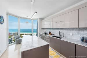 300 South Pointe Dr, Miami Beach, FL 33139, Sold 05/27/21