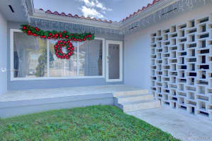 11670 Canal Dr, North Miami, FL 33181, Sold 12/29/20