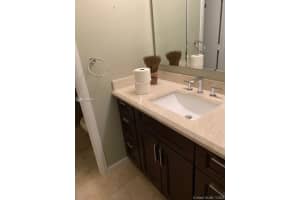 610 Tennis Club Dr, Fort Lauderdale, FL 33311, Sold 12/17/20