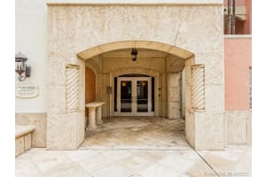 733 Crandon Blvd, Key Biscayne, FL 33149, Sold 03/19/21