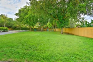 9473 SW 77th Ct, Miami, FL 33156, Sold 10/30/20