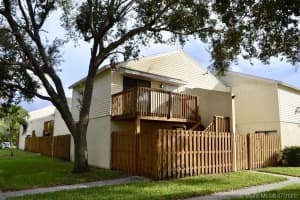645 Executive Center Dr R204, West Palm Beach, FL 33401, Sold 12/14/20