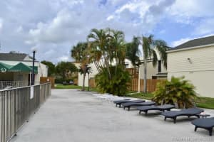 645 Executive Center Dr R204, West Palm Beach, FL 33401, Sold 12/14/20