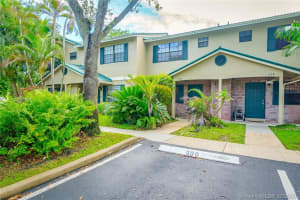 560 Westree Ln, Plantation, FL 33324, Sold 09/03/20