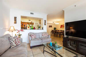 9340 Fontainebleau Blvd W113, Miami, FL 33172, Sold 09/25/20