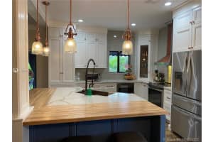 419 SE 17th Ave, Homestead, FL 33033, Sold 09/04/20