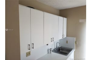 8039 Lake Dr, Doral, FL 33166, Sold 02/27/21