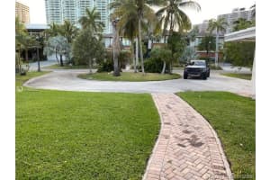 313 Centre Is, Golden Beach, FL 33160, Sold 08/31/20