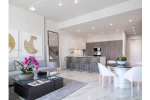 275 Giralda Ave c8, Coral Gables, FL 33134, Sold 11/24/20