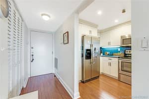 2555 Collins Ave, Miami, FL 33140, Sold 12/16/20