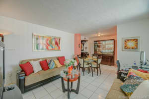 701 Collins Ave #4e, Miami Beach, FL 33139, Sold 12/21/20