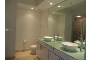 315 NE 3rd Ave, Fort Lauderdale, FL 33301, Sold 02/05/21