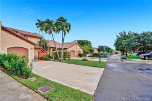8582 SW 115th Ct, Miami, FL 33173, Sold 08/28/20