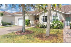 2421 E Aragon Blvd, Sunrise, FL 33313, Sold 09/28/20