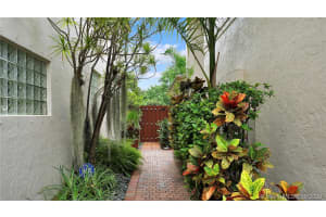 1241 Hayes St, Hollywood, FL 33019, Sold 11/30/20