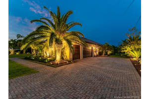 4002 Blue Grass Ln, Davie, FL 33330, Sold 11/16/20