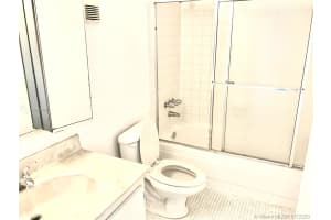 8421 NW 8th St, Miami, FL 33126, Sold 09/21/20