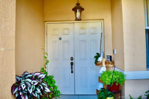 10410 SW 16th St, Pembroke Pines, FL 33025, Sold 09/17/20