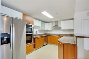 170 SE 14th St, Miami, FL 33131, Sold 01/18/21