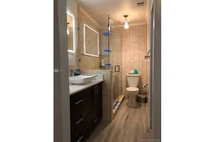 8225 NW 191st St, Hialeah, FL 33015, Sold 10/08/20