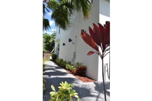 547 SW 91st Ave, Miami, FL 33174, Sold 10/20/20