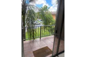 9477 SW 76th St APT O6, Miami, FL 33173, Sold 09/15/20