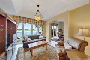 14421 NW 83rd Ave, Hialeah, FL 33016, Sold 10/30/20