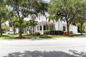 4720 Lakeside Cir W, Davie, FL 33314, Sold 09/14/20