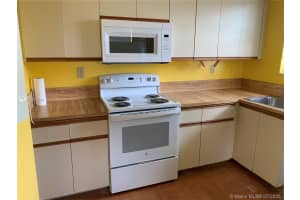 1276 SW 113th Terrace, Pembroke Pines, FL 33025, Sold 12/08/20