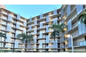3301 N Country Club Dr, Miami, FL 33180, Sold 11/24/20