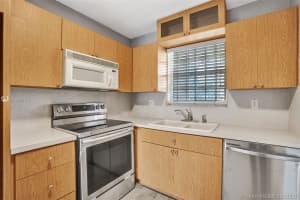7980 N French Dr, Pembroke Pines, FL 33024, Sold 11/18/20