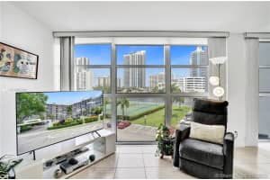 400 Leslie Dr, Hallandale Beach, FL 33009, Sold 09/30/20
