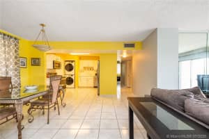 9110 Fontainebleau Blvd, Miami, FL 33172, Sold 11/20/20