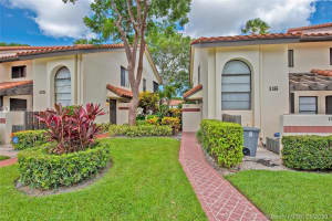 10279 N Circle Lake Dr, Boynton Beach, FL 33437, Sold 11/09/20