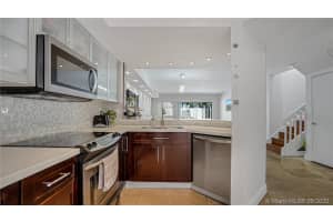 3520 Magellan Cir, Miami, FL 33180, Sold 11/24/20
