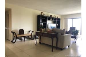 800 NE 195th St, Miami, FL 33179, Sold 11/05/20