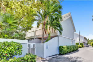798 Crandon Blvd, Key Biscayne, FL 33149, Sold 02/16/21