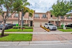290 Las Brisas Cir, Weston, FL 33326, Sold 10/04/20