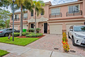 290 Las Brisas Cir, Weston, FL 33326, Sold 10/04/20