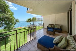 1632 S Bayshore Ct, Coconut Grove, FL 33133, Sold 09/28/20
