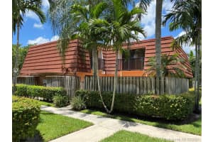 9923 NW 6th Pl, Plantation, FL 33324, Sold 10/08/21