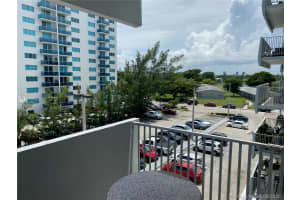 7545 E Treasure Dr #4j, North Bay Village, FL 33141, Sold 12/01/20