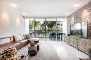 2950 NE 188th St, Miami, FL 33180, Sold 12/01/20